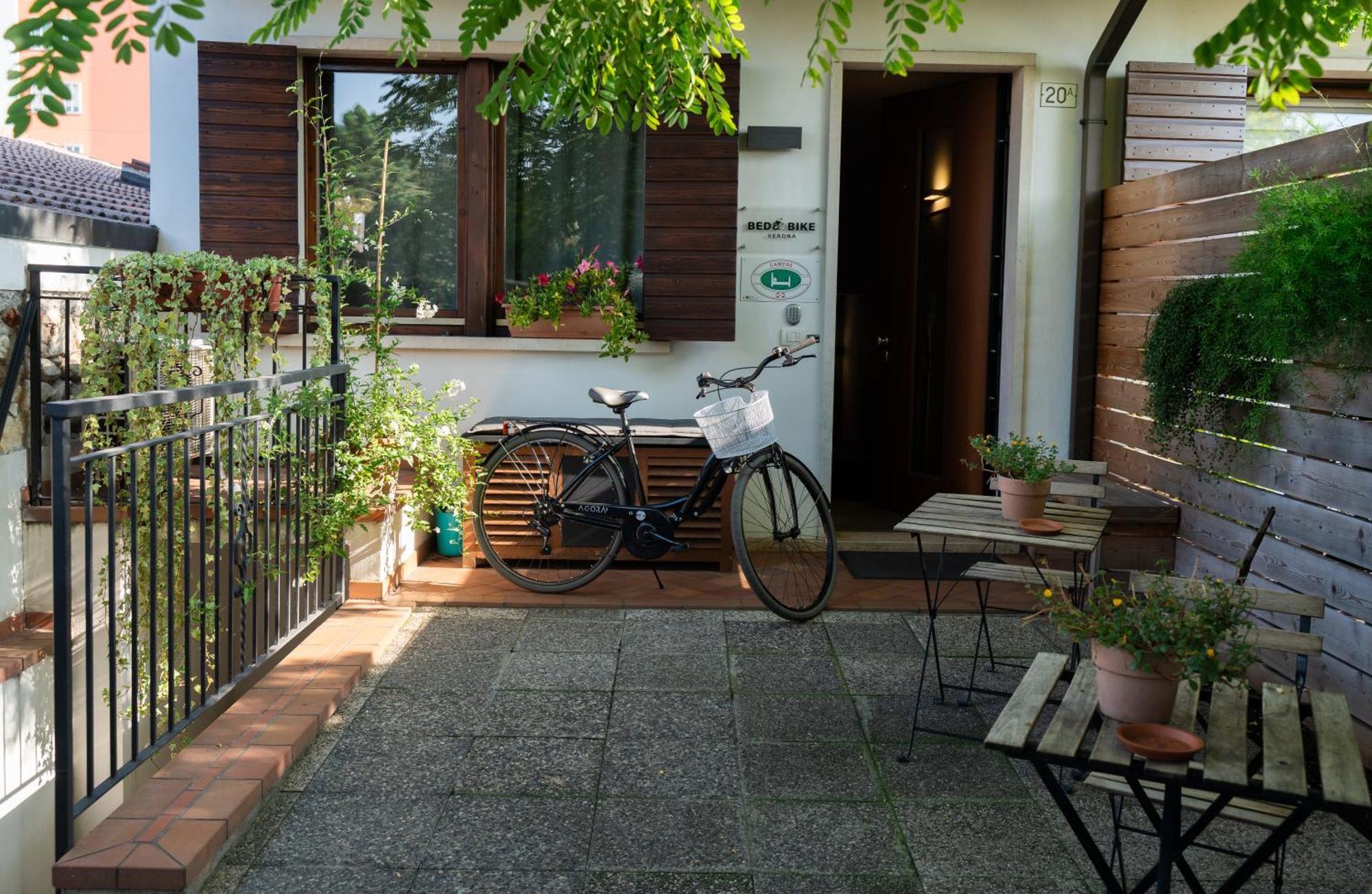Bed And Bike Verona Exterior photo